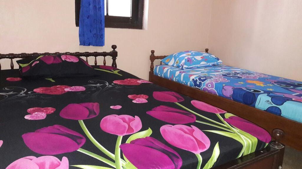 Arriani Homestay カリムンジャワ エクステリア 写真